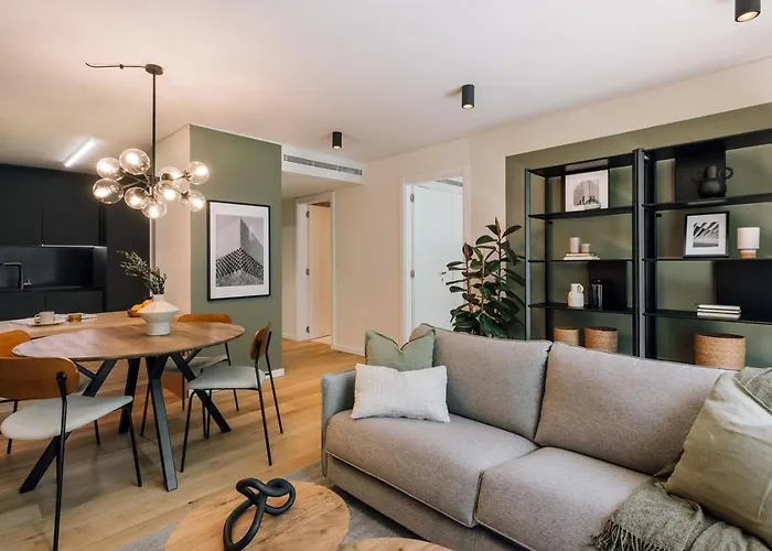 Farol - 1 Bedroom With Pool In Areeiro Daire Lisboa