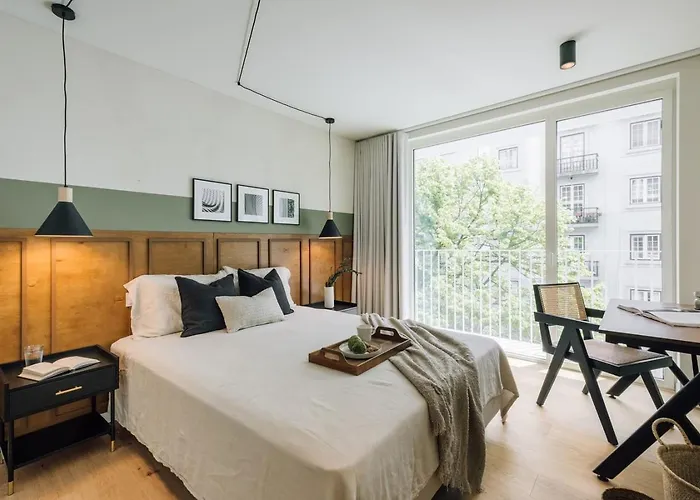 Farol - 1 Bedroom With Pool In Areeiro * Lisboa