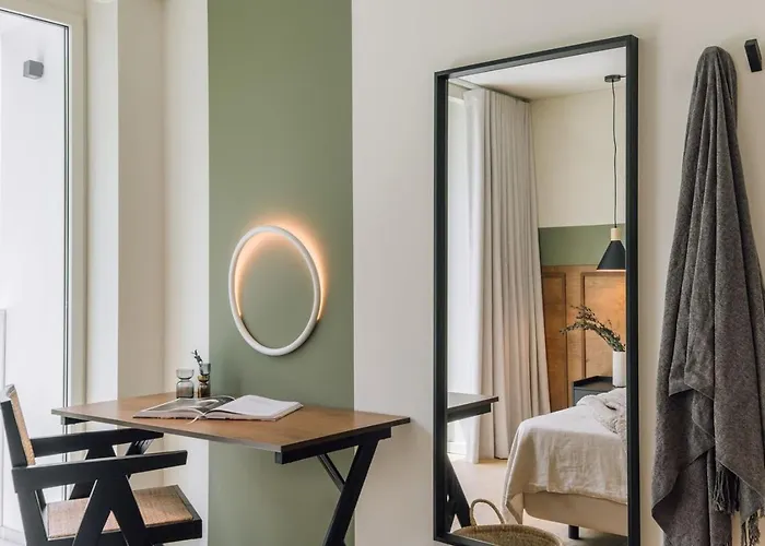 Farol - 1 Bedroom With Pool In Areeiro *